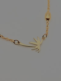 Elevated palm