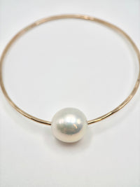 Alana Bangle w. Freshwater Pearl