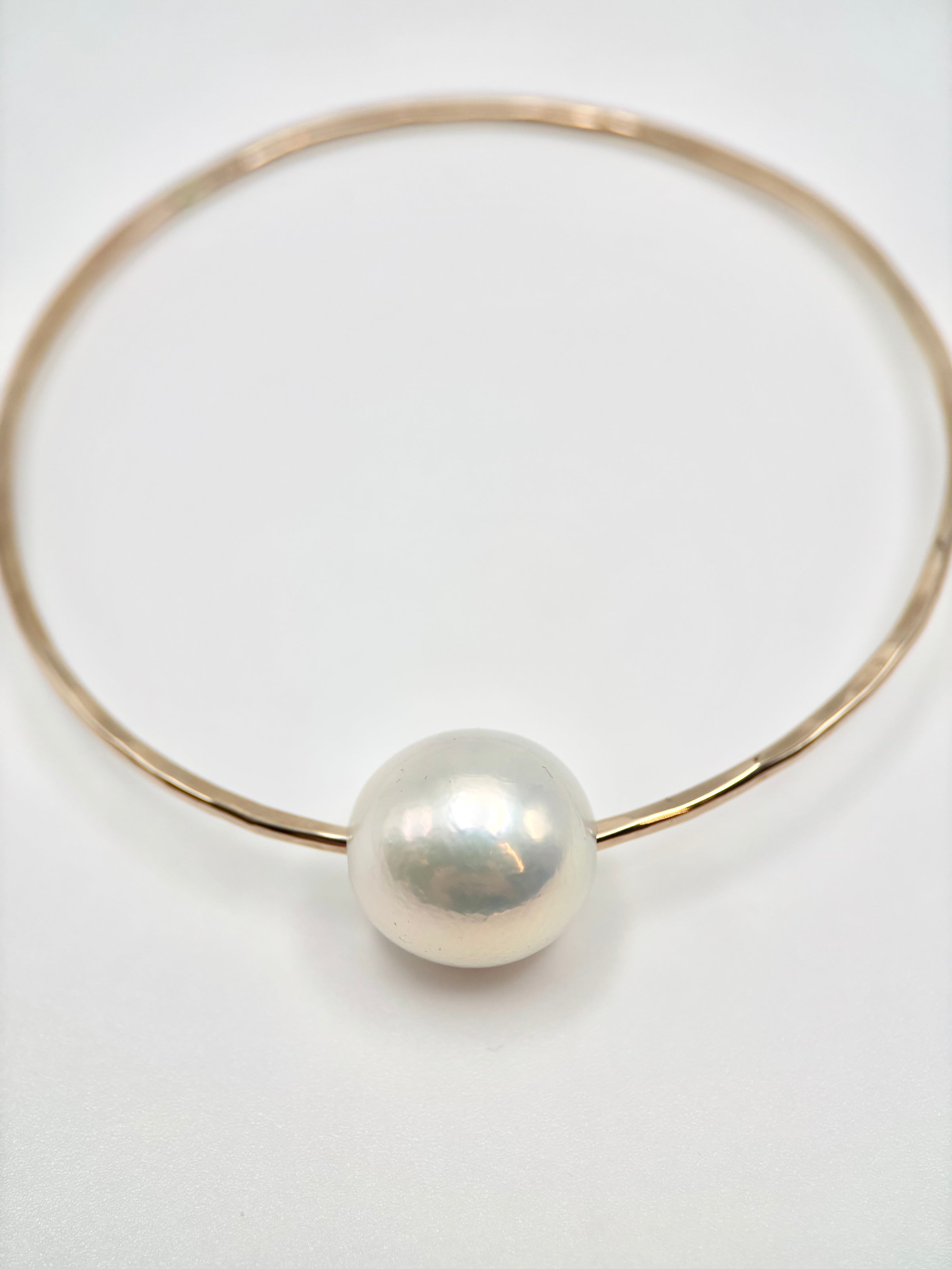 Alana Bangle w. Freshwater Pearl