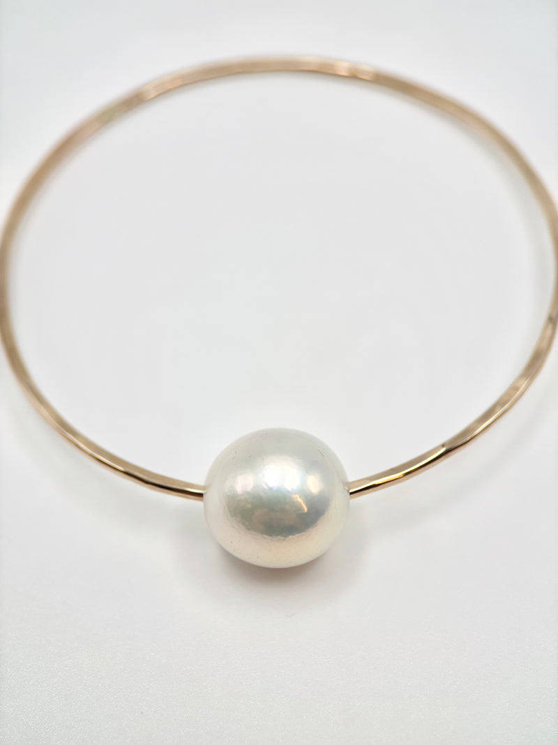 Alana Bangle w. Freshwater Pearl