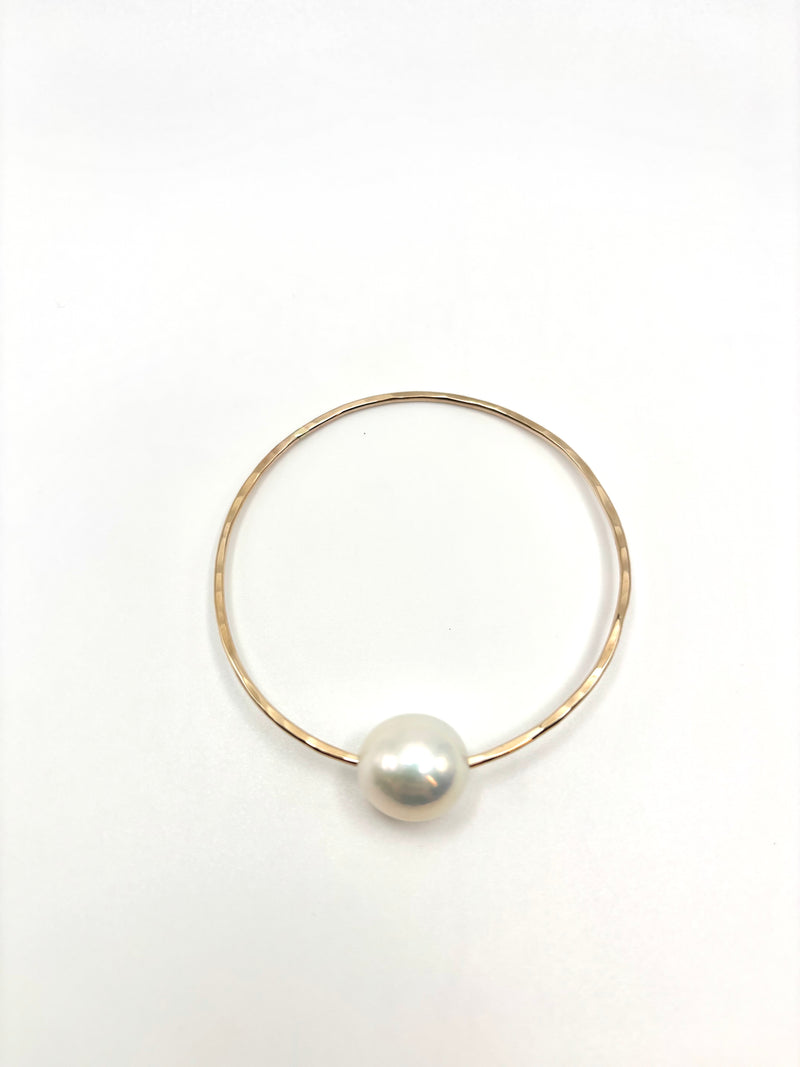 Alana Bangle w. Freshwater Pearl